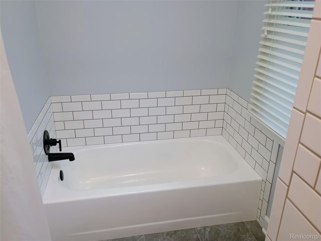 4111 Seymour Drive, Troy, MI 48098