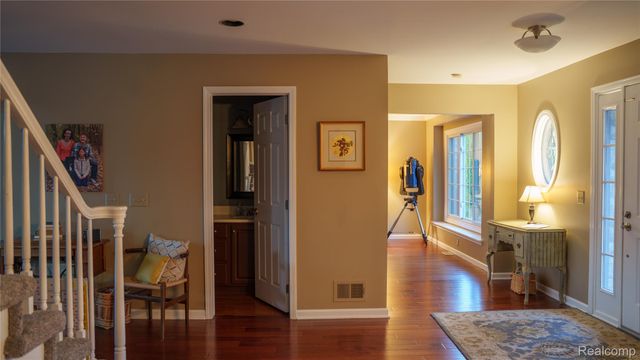 4111 Seymour Drive, Troy, MI 48098