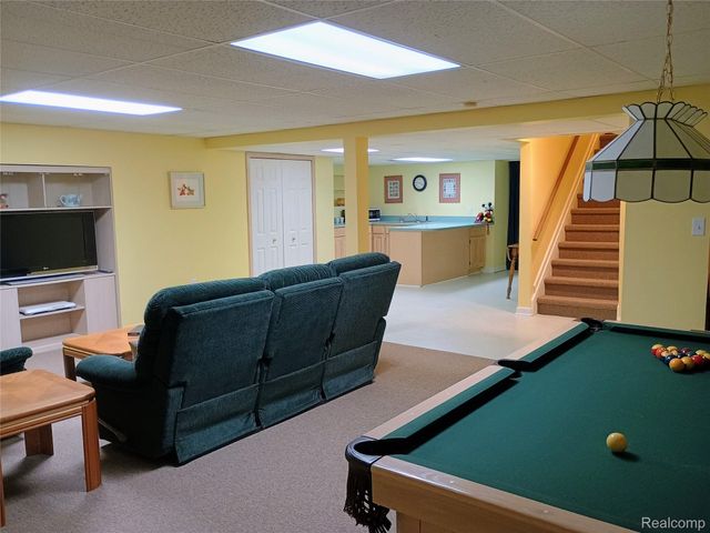 4111 Seymour Drive, Troy, MI 48098