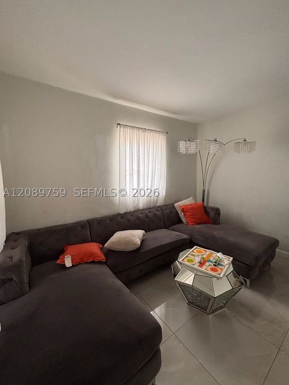 1361 NW 28th St 1, Miami, FL 33142