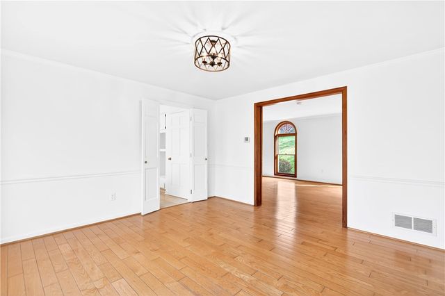110 Royal Place, Peters Twp, PA 15317