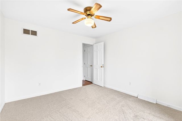 110 Royal Place, Peters Twp, PA 15317