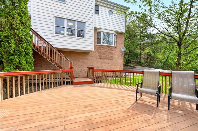 110 Royal Place, Peters Twp, PA 15317