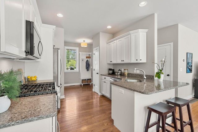 66 Redwood Way, Manchester, NH 03102
