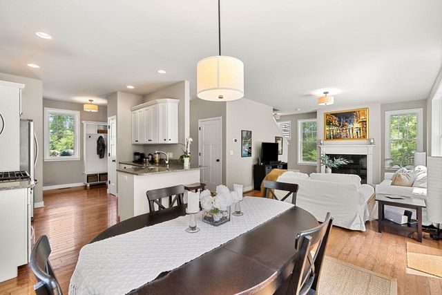 66 Redwood Way, Manchester, NH 03102