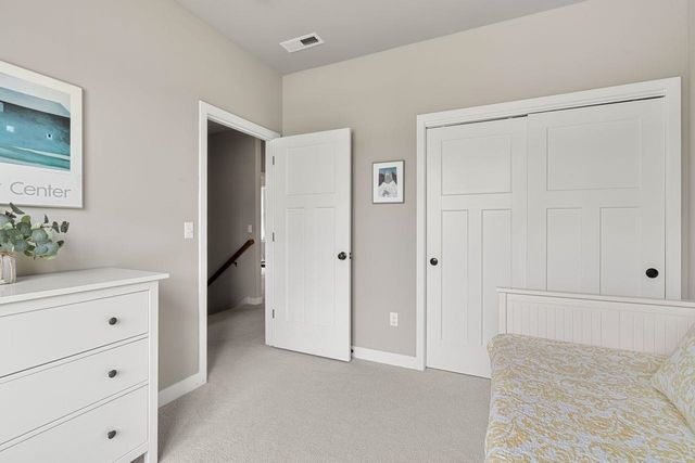 66 Redwood Way, Manchester, NH 03102