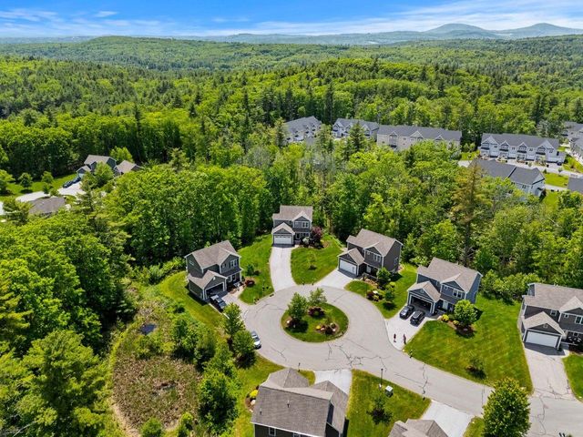 66 Redwood Way, Manchester, NH 03102