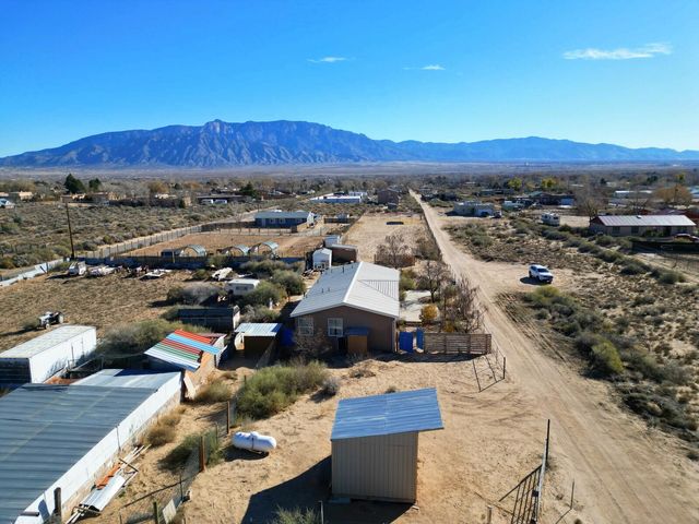 173 Barnard Road, Corrales, NM 87048