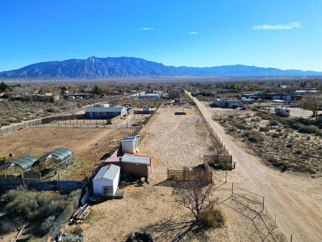 173 Barnard Road, Corrales, NM 87048