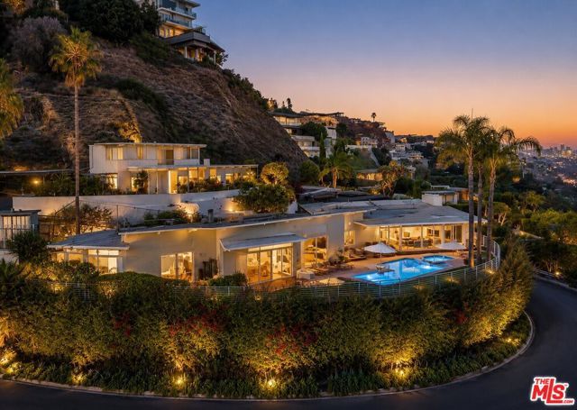 8411 Hollywood Boulevard, West Hollywood, CA 90069