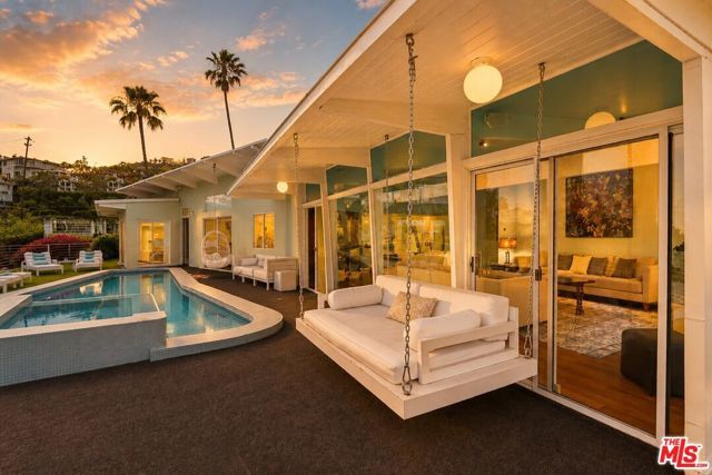 8411 Hollywood Boulevard, West Hollywood, CA 90069