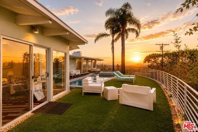 8411 Hollywood Boulevard, West Hollywood, CA 90069