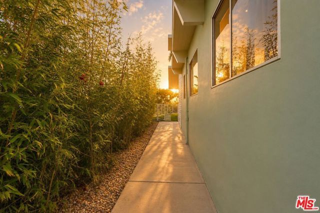 8411 Hollywood Boulevard, West Hollywood, CA 90069