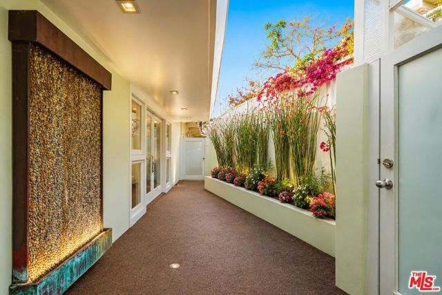 8411 Hollywood Boulevard, West Hollywood, CA 90069