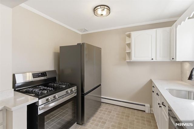 47 Peek Street, Rochelle Park, NJ 07662