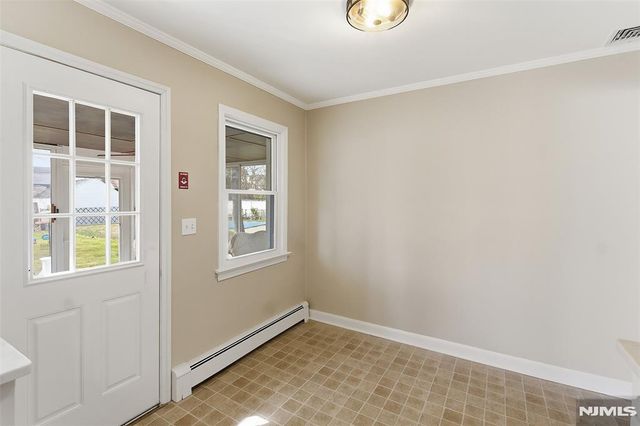 47 Peek Street, Rochelle Park, NJ 07662