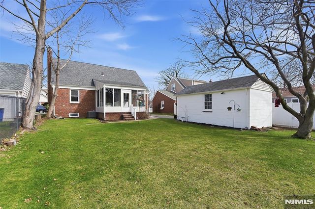 47 Peek Street, Rochelle Park, NJ 07662