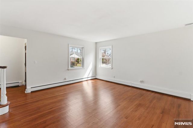 47 Peek Street, Rochelle Park, NJ 07662