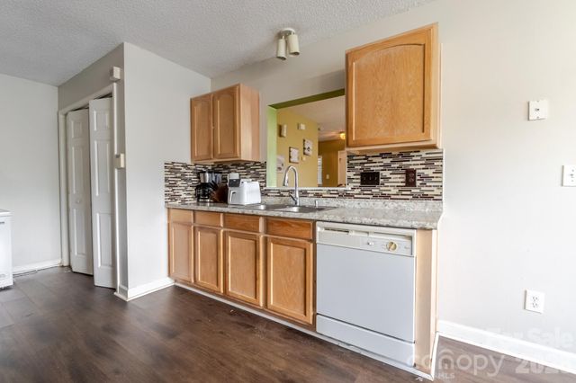 1543 Tuckers Glenn Drive, Rock Hill, SC 29732