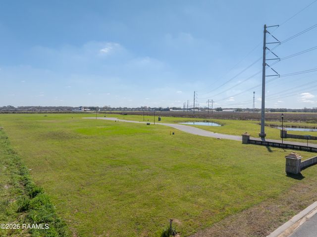 111 Tarpon Springs Way, Youngsville, LA 70592