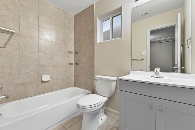 1812 Don Alejandro, Houston, TX 77091