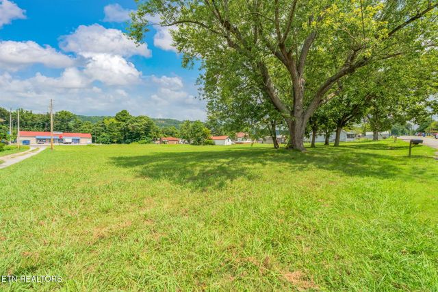 706 N Gateway Ave, Rockwood, TN 37854