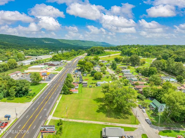 706 N Gateway Ave, Rockwood, TN 37854