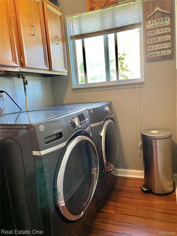 5255 FOLKSTONE Drive, Troy, MI 48085