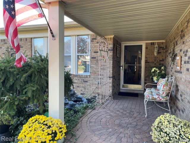 5255 FOLKSTONE Drive, Troy, MI 48085