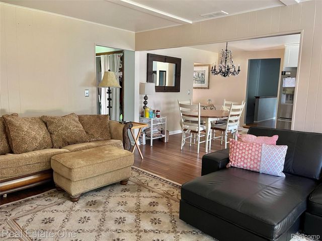 5255 FOLKSTONE Drive, Troy, MI 48085