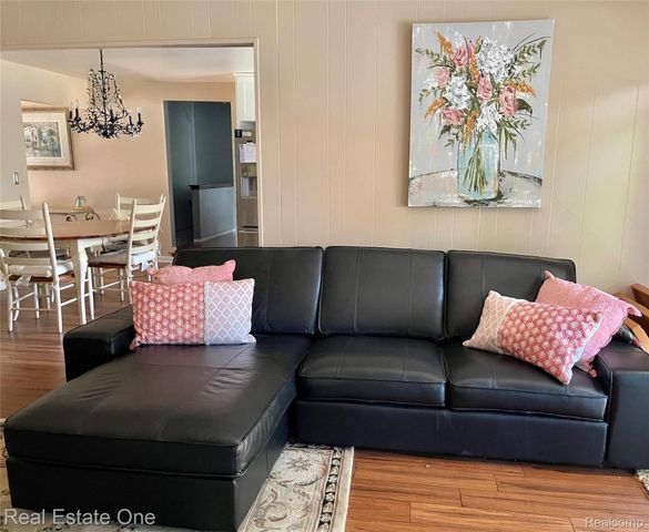 5255 FOLKSTONE Drive, Troy, MI 48085