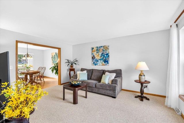 7829 Copper Leaf Trail, Madison, WI 53719