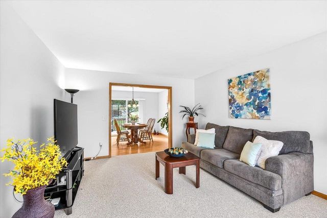 7829 Copper Leaf Trail, Madison, WI 53719