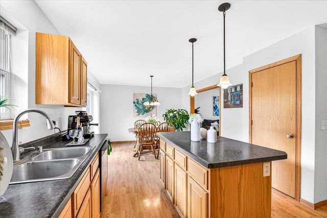 7829 Copper Leaf Trail, Madison, WI 53719