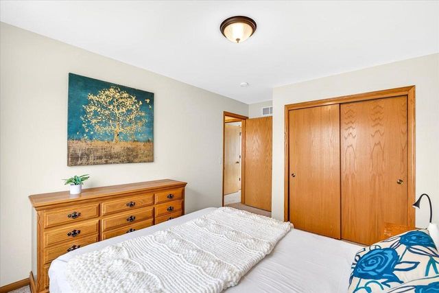 7829 Copper Leaf Trail, Madison, WI 53719