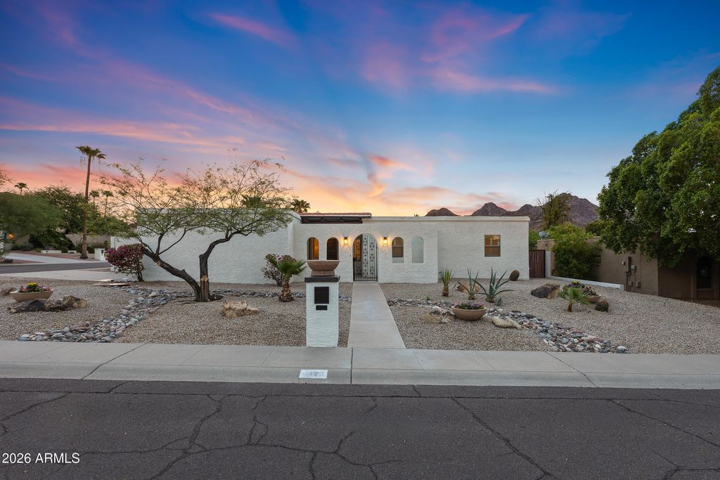8423 N 16TH Place, Phoenix, AZ 85020 — exterior