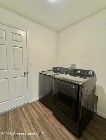 1210 Dania Circle NE, Palm Bay, FL 32905