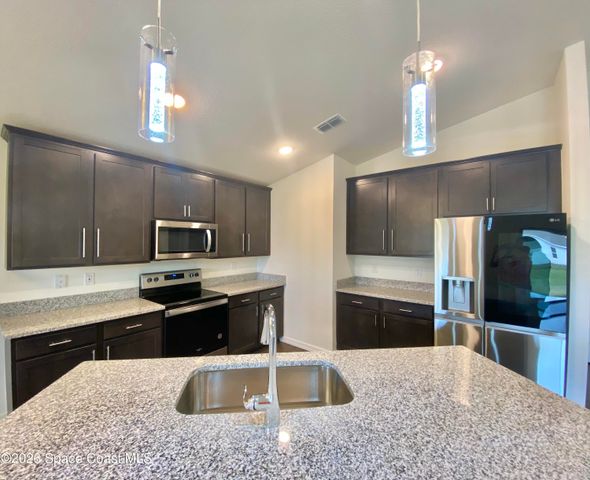 1210 Dania Circle NE, Palm Bay, FL 32905