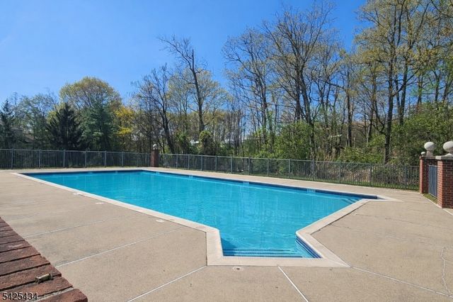 114 Sunrise Dr, Hanover Twp., NJ 07981