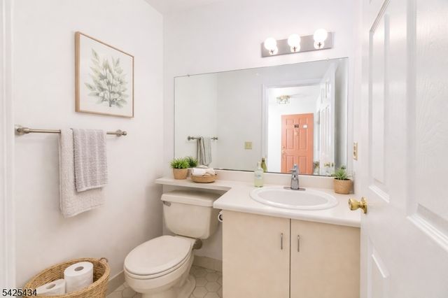 114 Sunrise Dr, Hanover Twp., NJ 07981