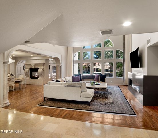 813 Rosinante Road, El Paso, TX 79922