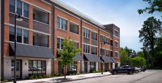 229 Park Avenue LW-19, Clarendon Hills, IL 60514