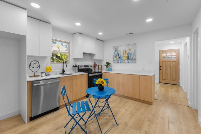 2404 Santa Rita ST, Austin, TX 78702
