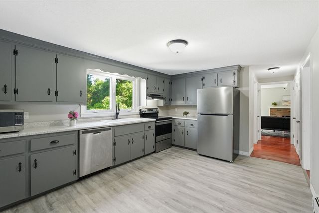1107 N Pleasant St, Amherst, MA 01002