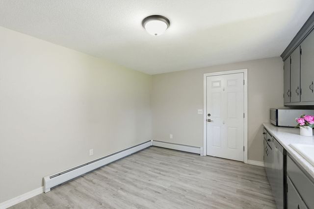 1107 N Pleasant St, Amherst, MA 01002