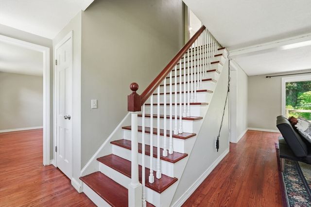 1107 N Pleasant St, Amherst, MA 01002