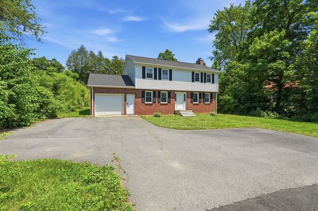 1107 N Pleasant St, Amherst, MA 01002