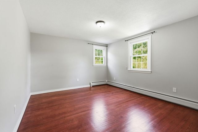 1107 N Pleasant St, Amherst, MA 01002