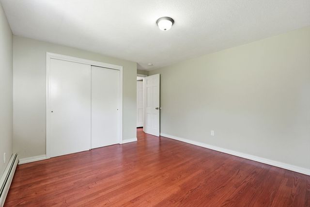 1107 N Pleasant St, Amherst, MA 01002