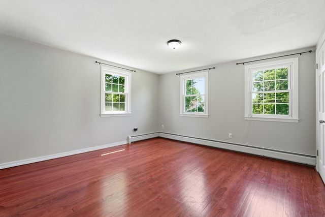 1107 N Pleasant St, Amherst, MA 01002